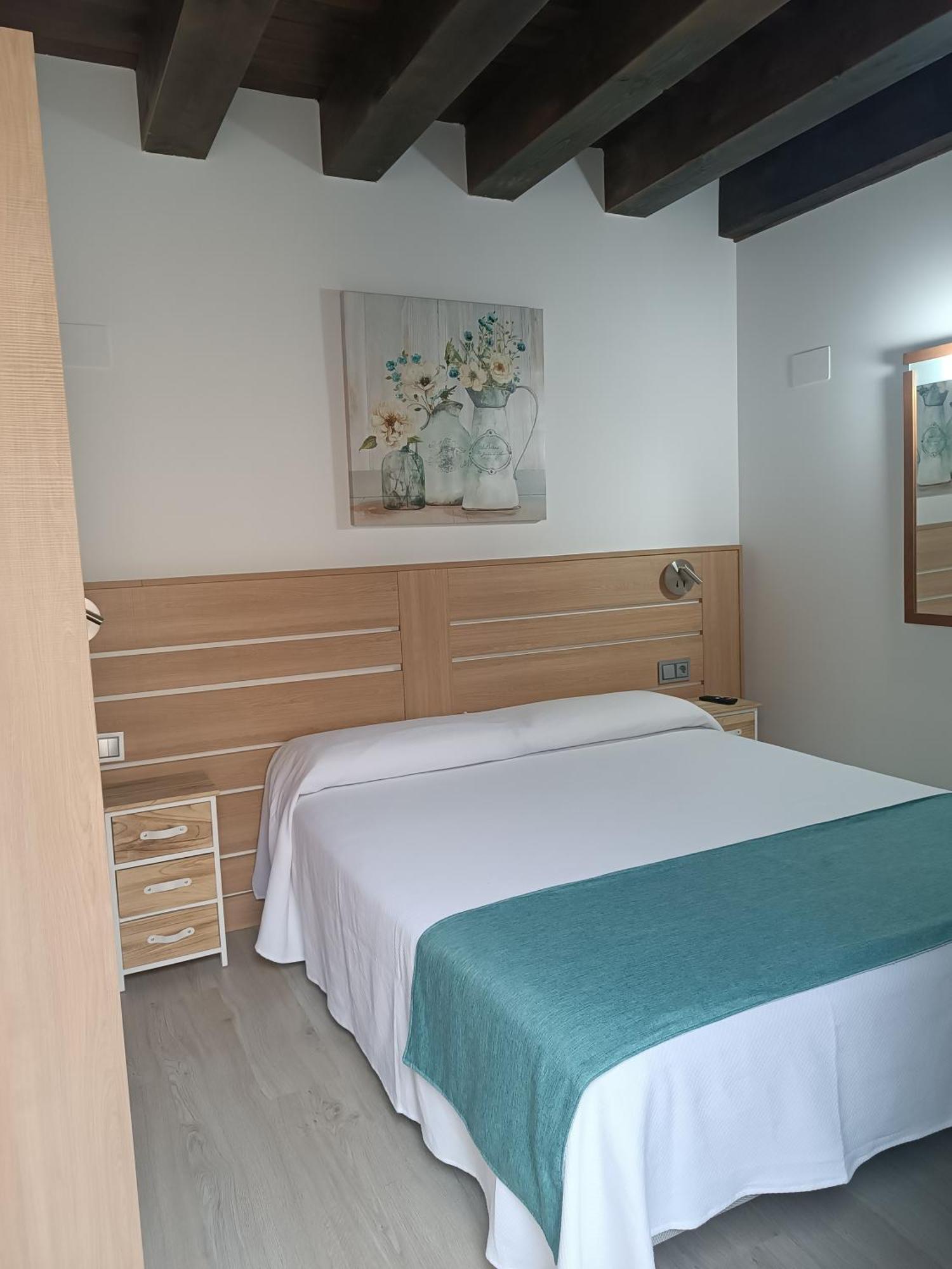 Apartamentos Turisticos Avila Puerta De Los Leales 1-2 외부 사진