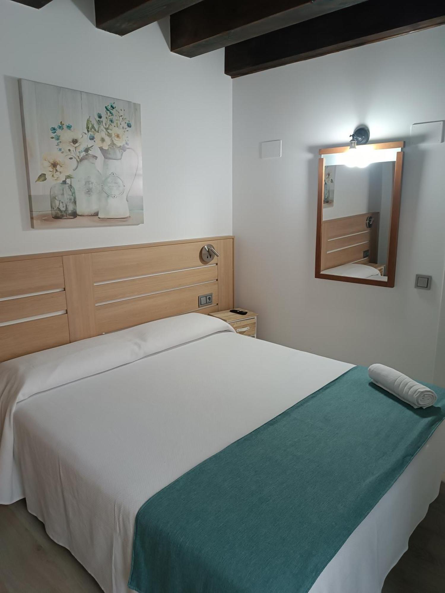 Apartamentos Turisticos Avila Puerta De Los Leales 1-2 외부 사진
