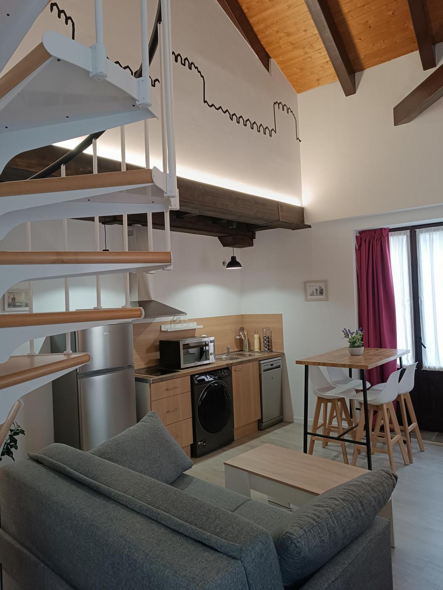 Apartamentos Turisticos Avila Puerta De Los Leales 1-2 외부 사진